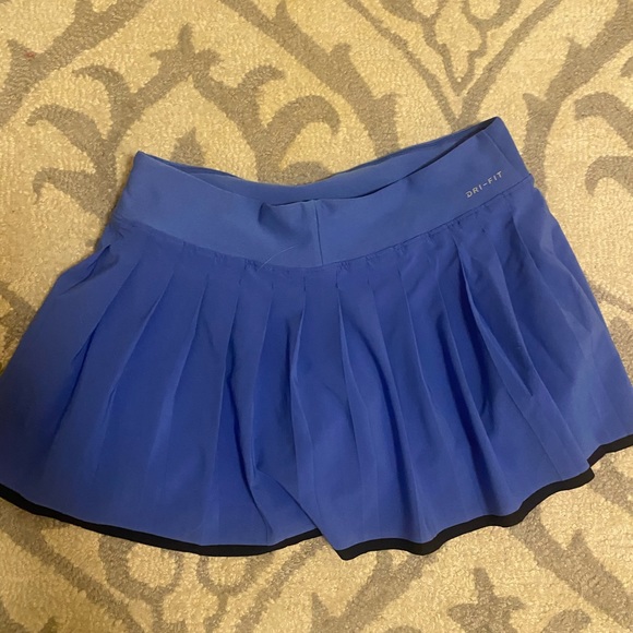 Nike tennis skirt - Picture 3 of 3